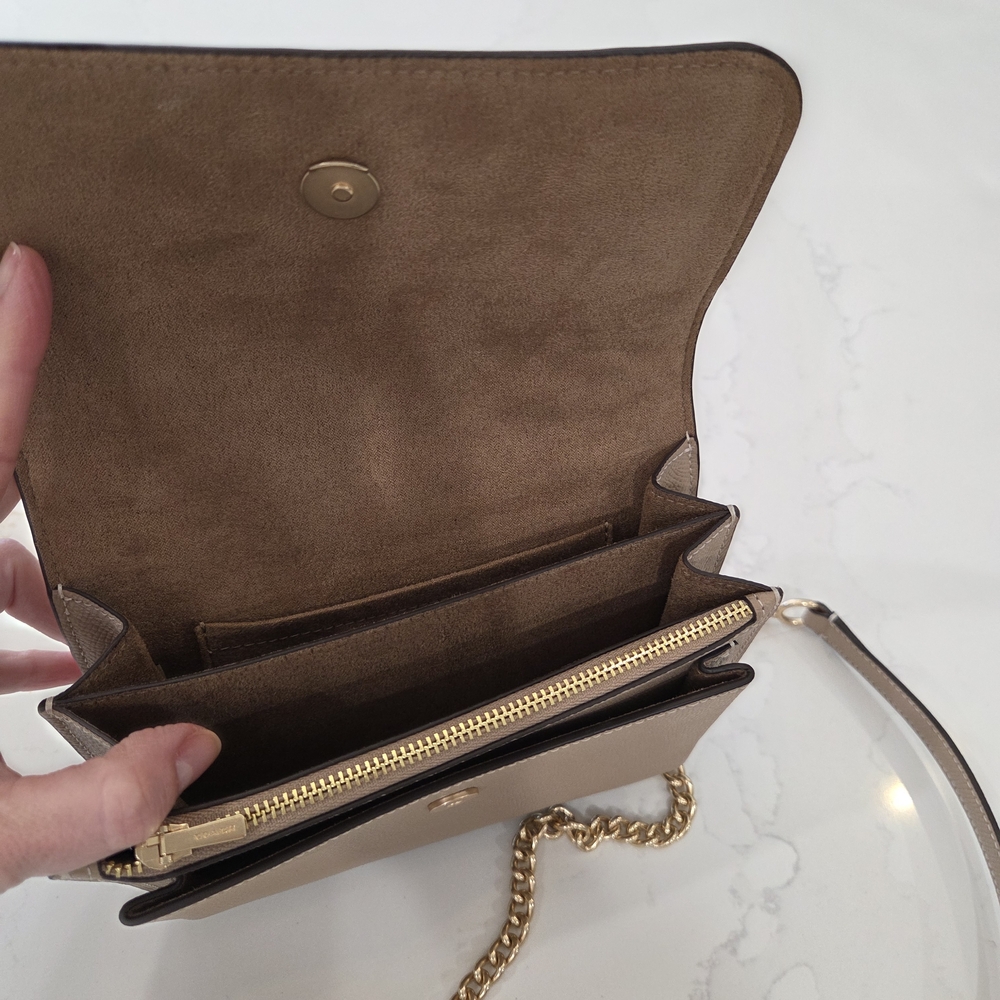 Coach Beige Leather Crossbody Bag with Gold Chain - Picture 5 of 5